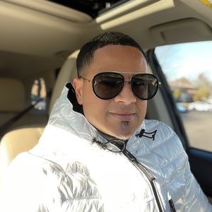 Meet your Posher, Ezequiel